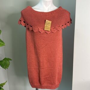 NWT Unique off shoulder Sweater size medium